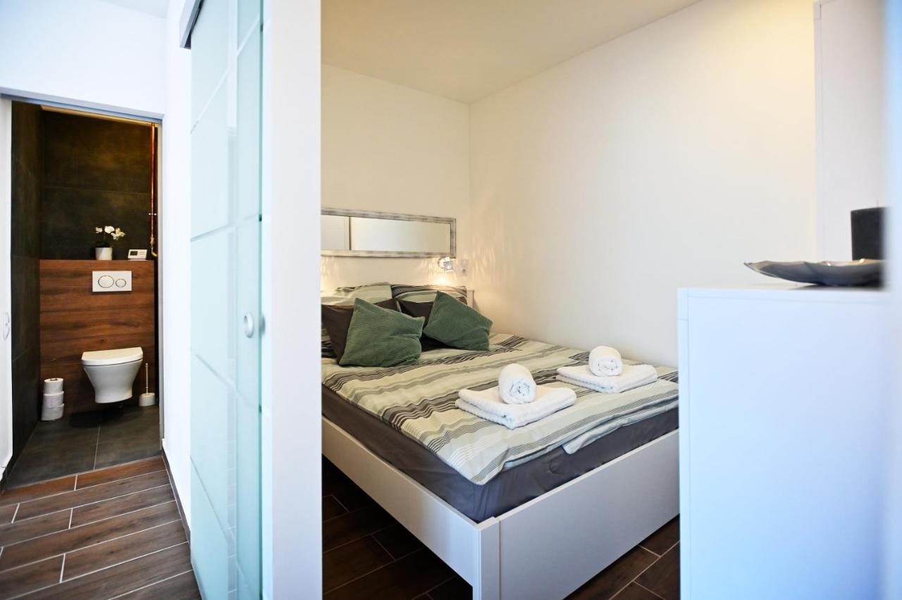 Zora Apartman Eger Buitenkant foto