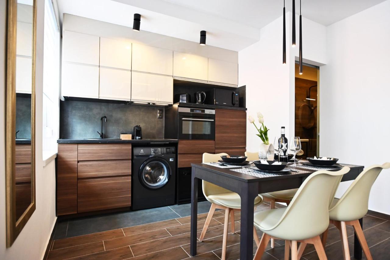 Zora Apartman Eger Buitenkant foto