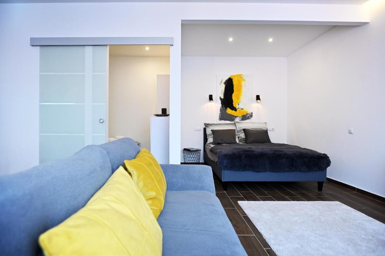 Zora Apartman Eger Buitenkant foto